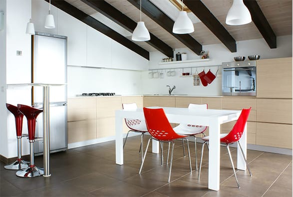 Difference Between Bar Stools and Chairs