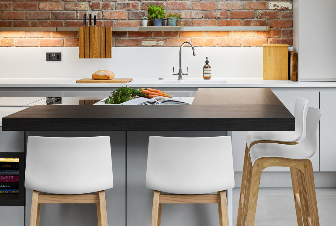 <a href="https://www.atlanticshopping.co.uk/bar-stool-buying-guide" title="Bar Stool Buying Guide">Bar Stools</a>