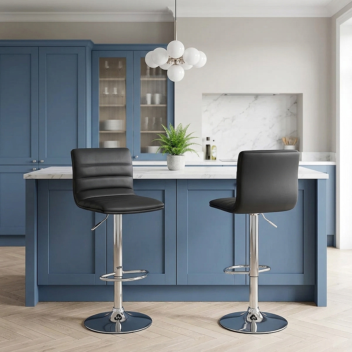 Linear Bar Stool Black