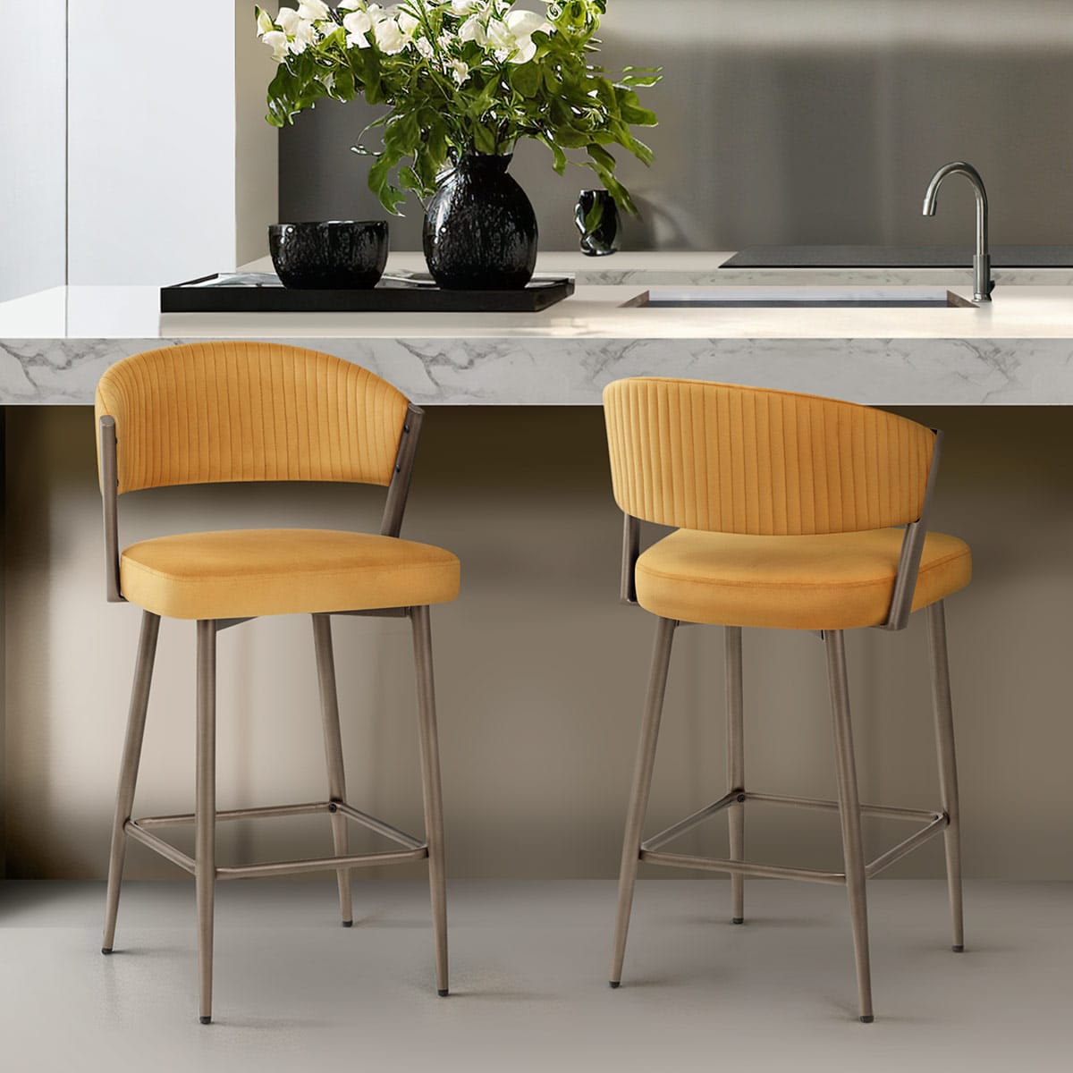 Lusso Bar Stool Gold Velvet