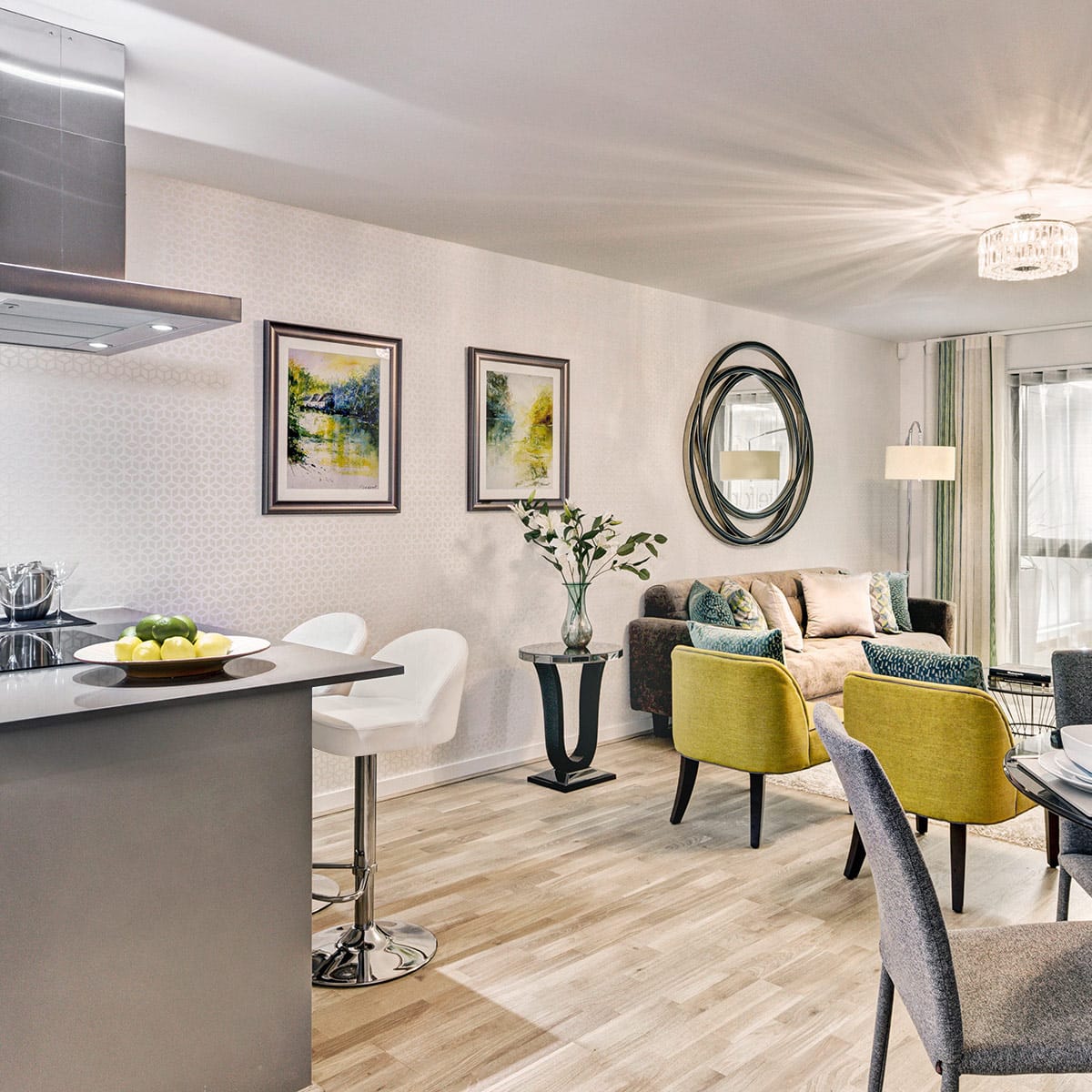 Mimi Chrome Stool Cream