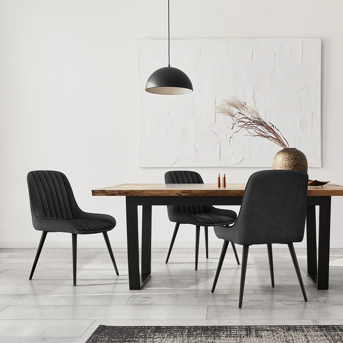 Mustang Chair Black Velvet