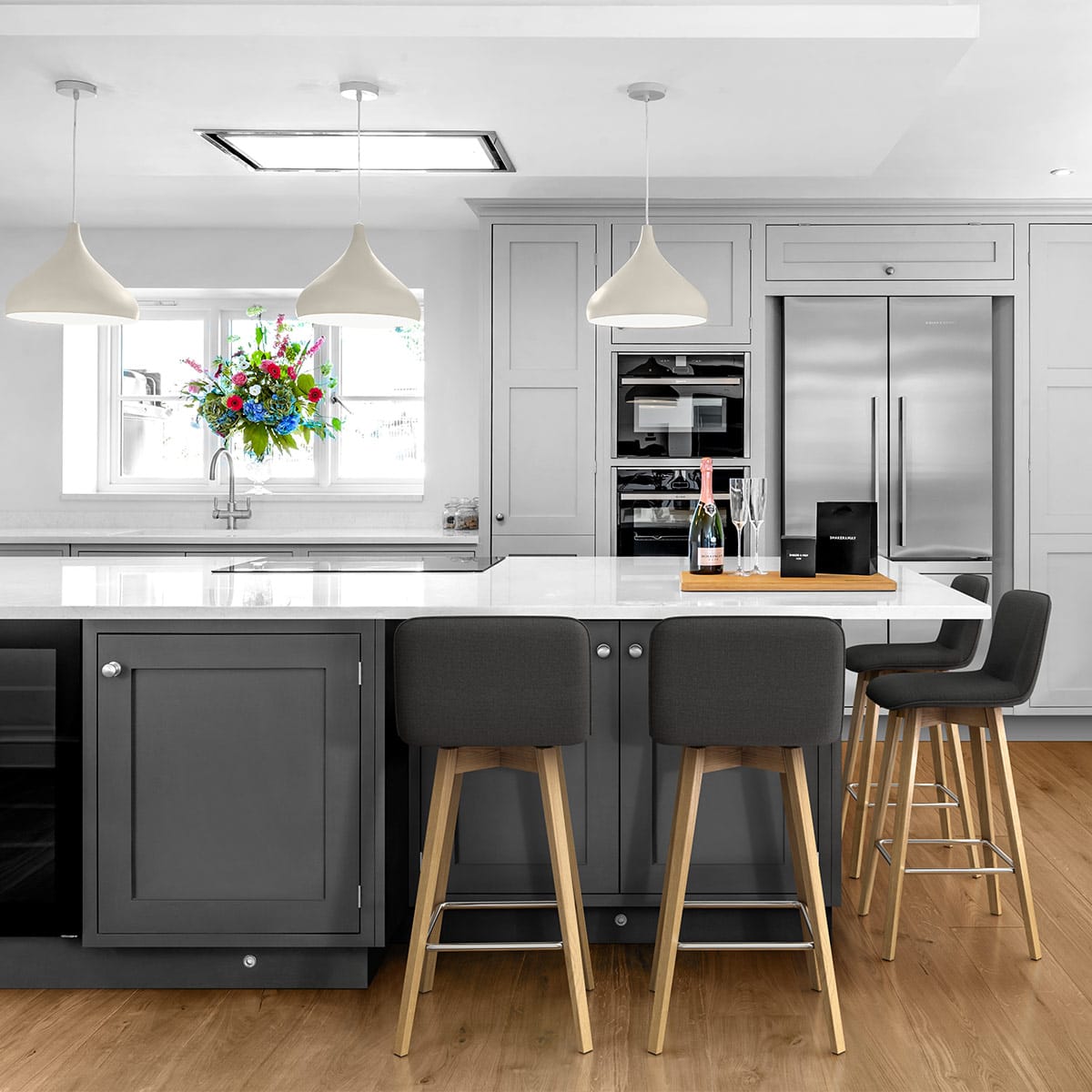 Tide Wooden Stool Black Fabric