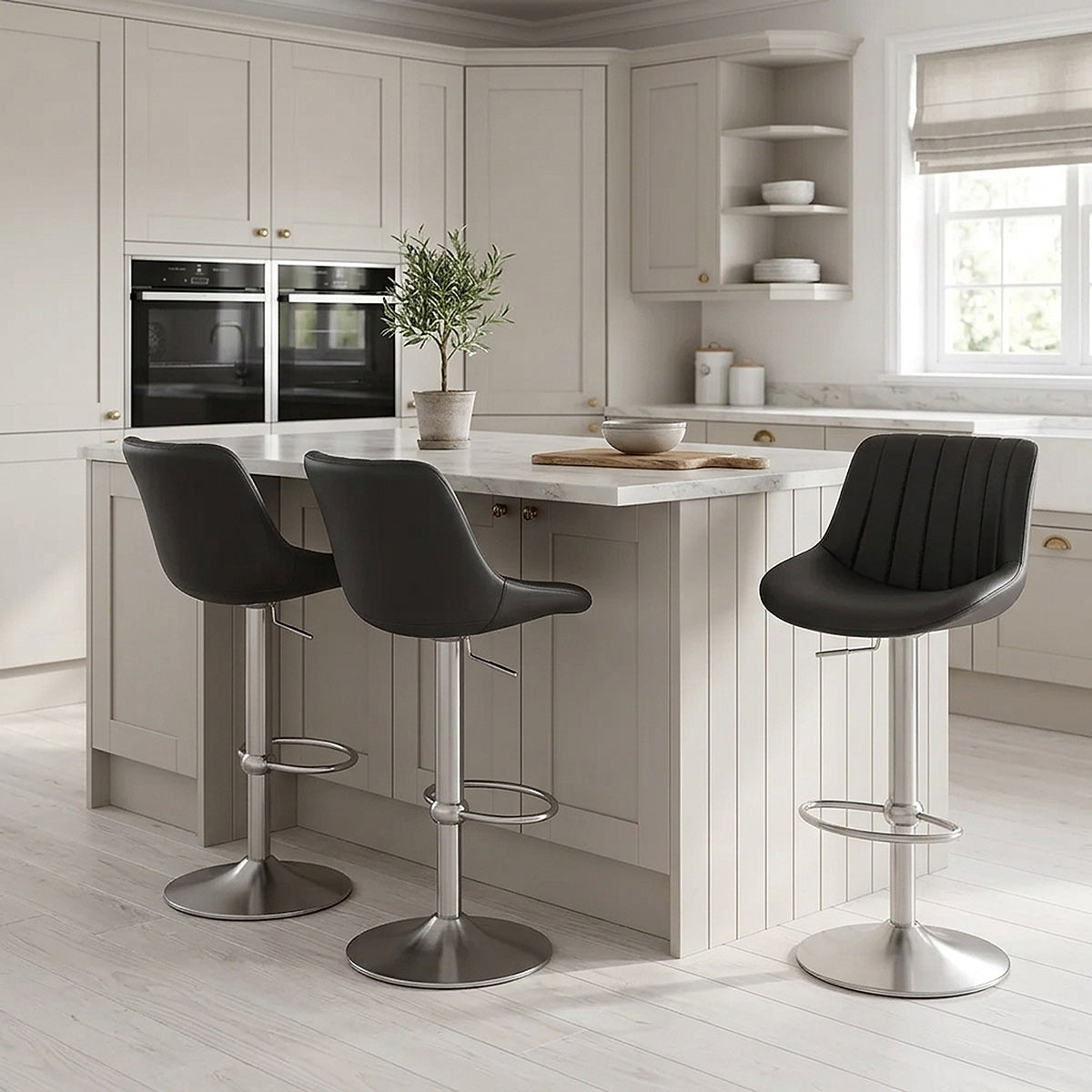 Versailles Real Leather Stool Black