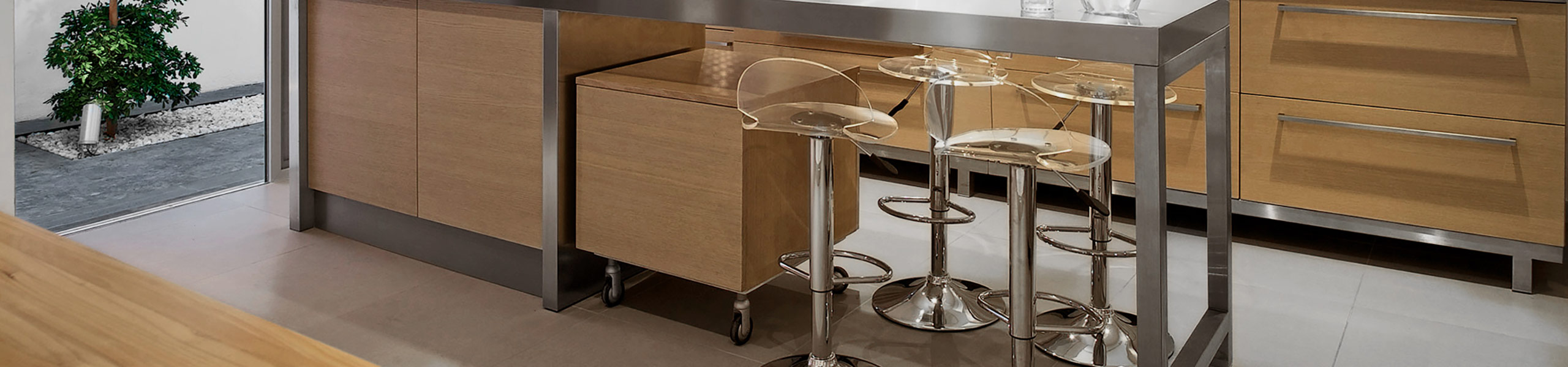 Comet Bar Stool Clear Video Banner
